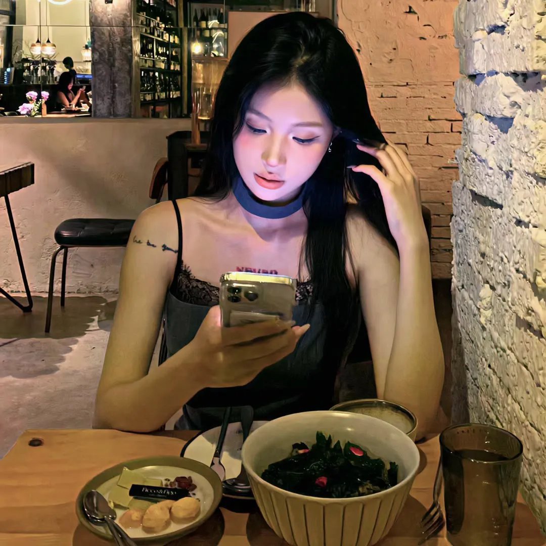 穿成绝嗣帝王唯一幼崽被团宠了